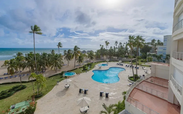 Beachfront Condo in Juan Dolio Sleeps 6