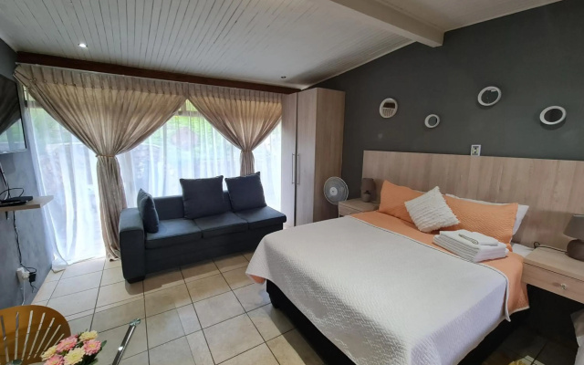 Mia Hills guest house