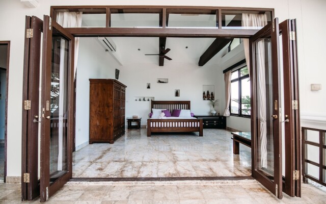 Jungle Emerald Rock Luxury Villa
