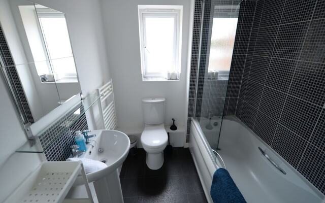 Elegant Apartment in Coventry near Museum