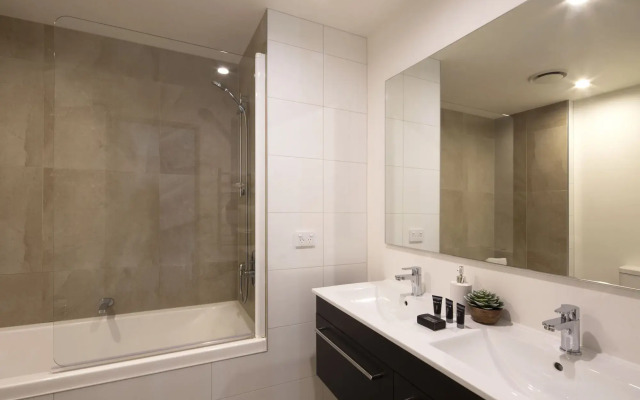 22 Hallenstein Apartments by Staysouth