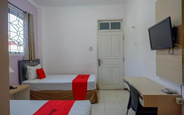 RedDoorz Plus Syariah @ Hotel Boulevard Luwuk