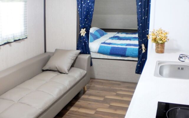 Spring Summer Fall Winter Caravan