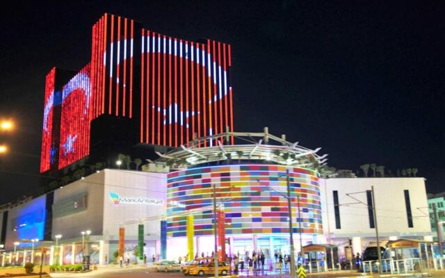 Piyes Otel