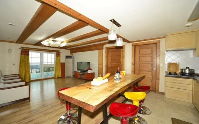 Geojedo Birds Hill Pension