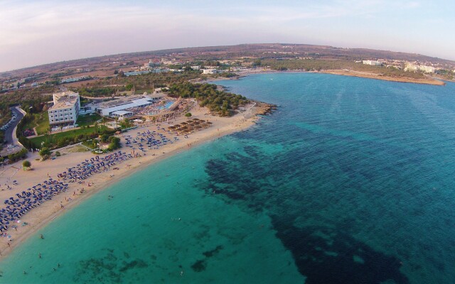 Asterias Beach Hotel