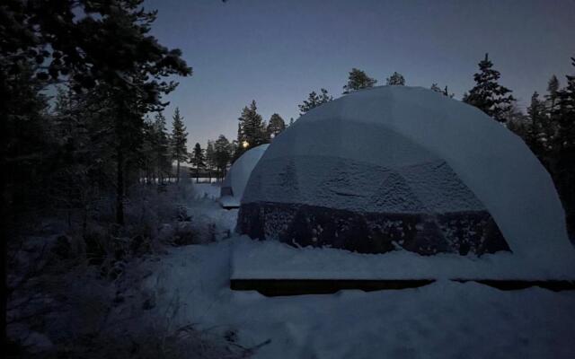 Pandomes Aurora Igloo Hotel