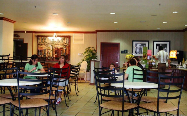 Hampton Inn