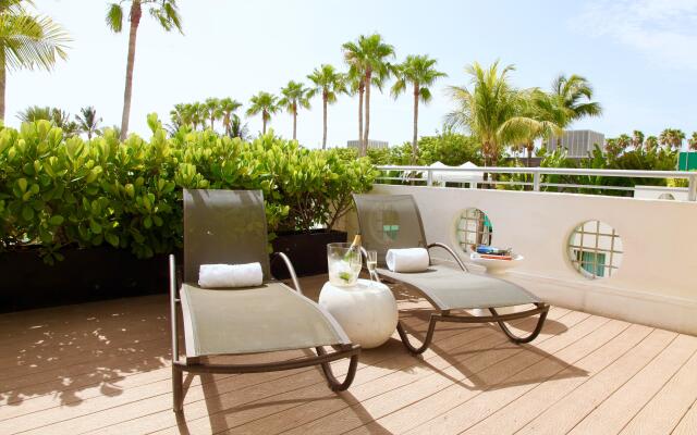 Kimpton Surfcomber Hotel by IHG