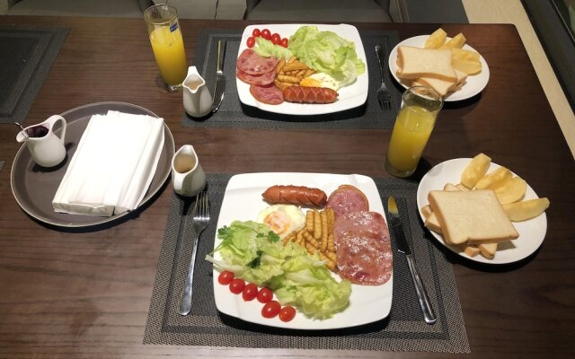 Golden Season Hotel
