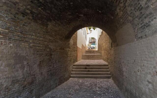 Castilla Triana Courtyard by Valcambre