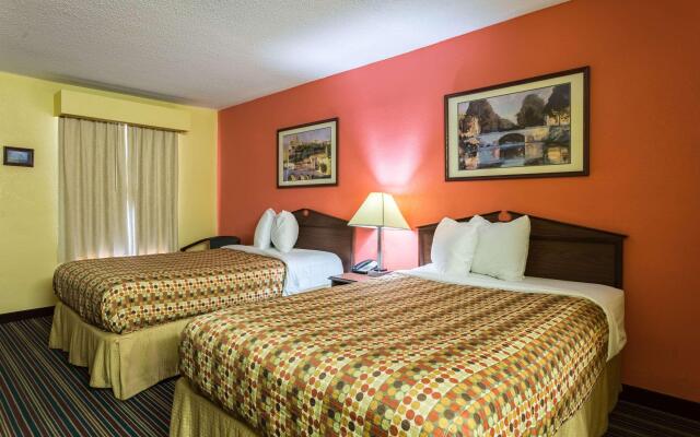 Econolodge Tupelo