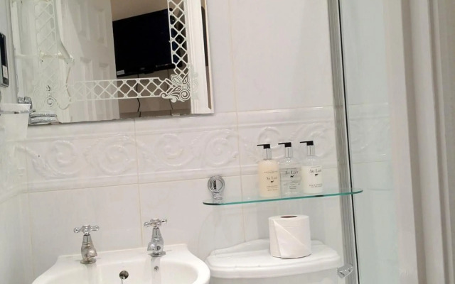 Classic Hyde Park Hotel