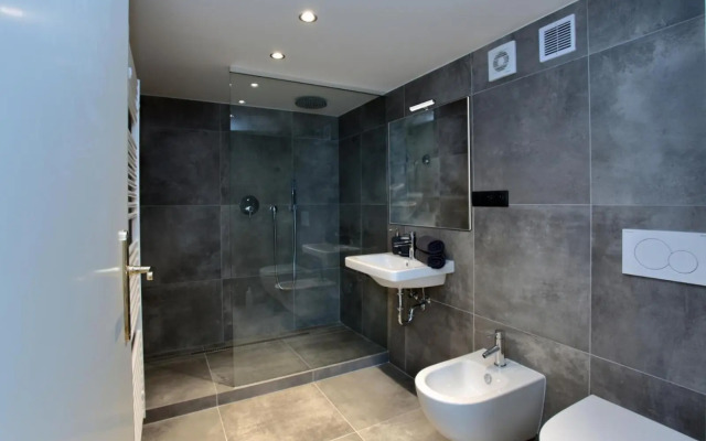 The Apartment House - Mezibranska