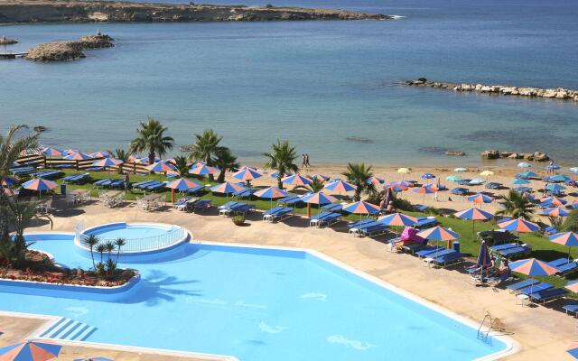 Corallia Beach Hotel Apartments