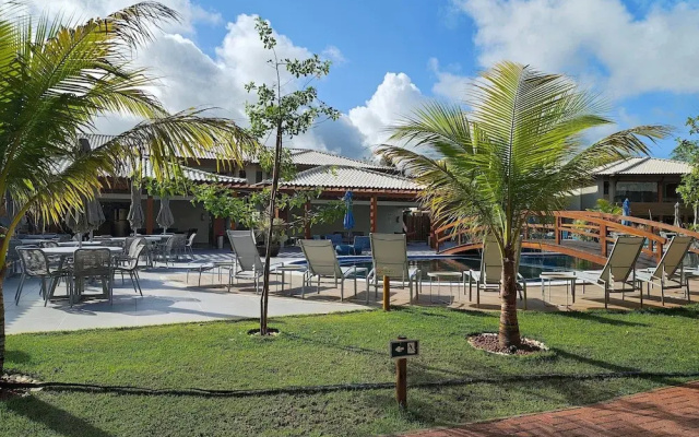 Condo With Pool 450m From the Beach in Itacimirim - Vbrs