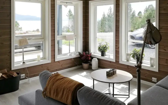 6 Person Holiday Home in Kalvag