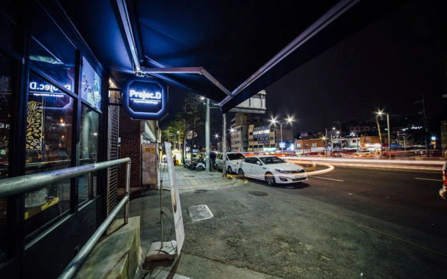 96 BUN'Z Travelers Lodge