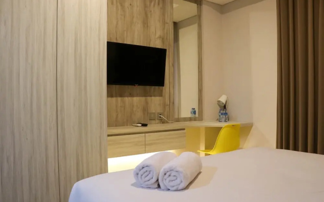 Nice And Stylist Studio At Gold Coast Apartment