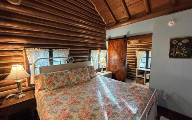 Log Cabin Retreat Two Cabins, One Stay