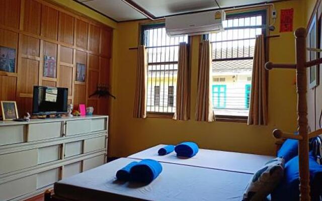 Santo House