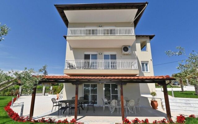 Villa Zeria by TravelPro Services- Nea Potida...