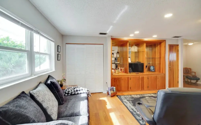 Next to Turtle Preserve: Oceanside Florida Retreat