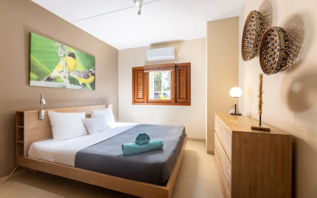 Spanish Water Apartments