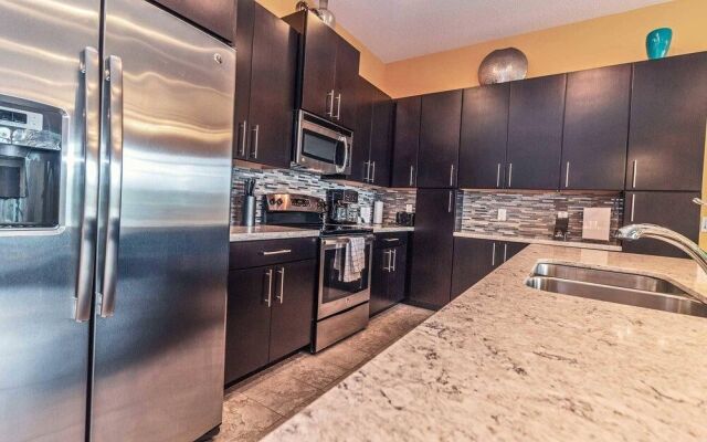 Aurora House In Davenport