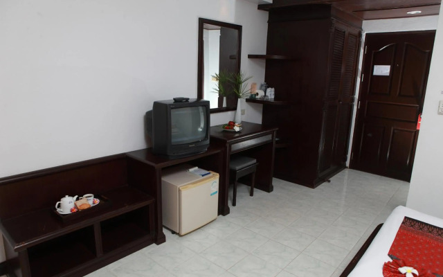 Samui First House Hotel
