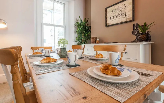 Posh Holiday Home in Plymouth near Royal William Yard