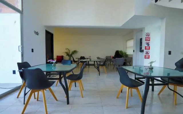 Spacious Condo with Gym & Pool Cancun