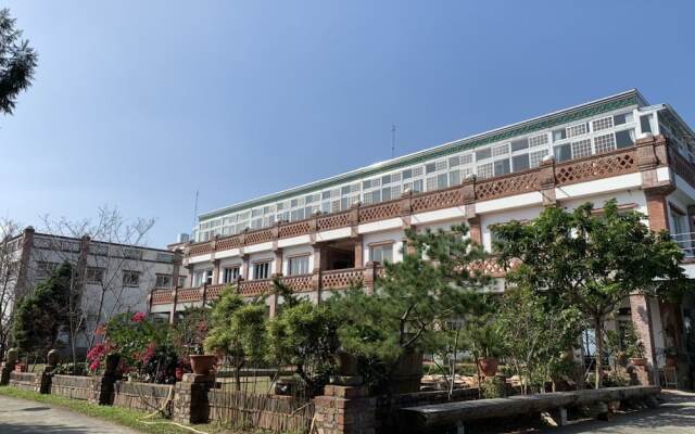Lu Din Manor