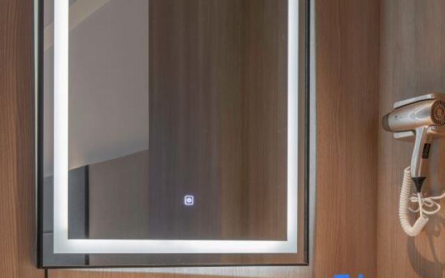 Wenling Yadingwan Hotel