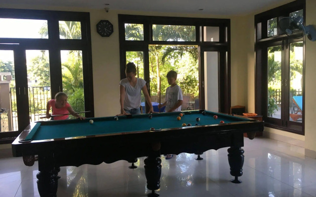 Sunshine Hotel