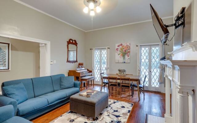 Comfortable Escape 2BR Historic Downtown