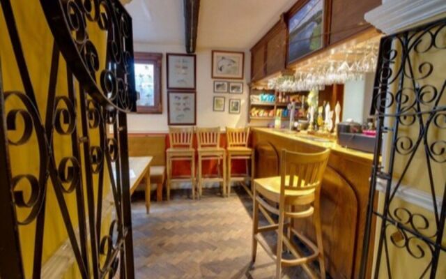 Wynnstay Hotel