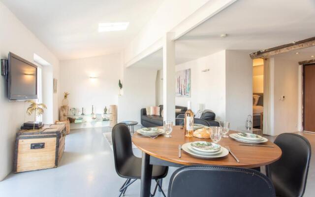 Ross 5- F2, Lumineux, Balcon, Loft, Clim, Vieux-Nice