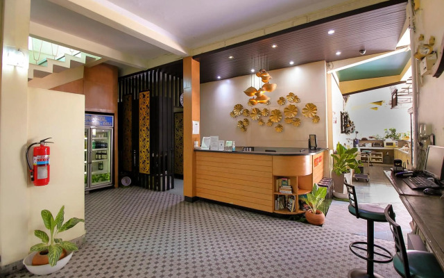 Rajata Hotel