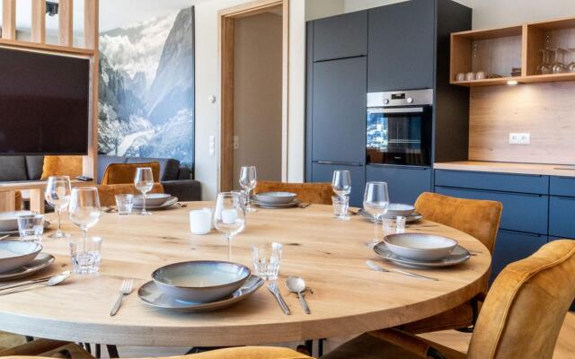 Luxury apartment with sauna, Zamang lift at 600 m.