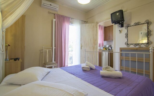 Cristina Apartments
