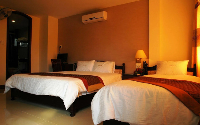 DMZ Hotel