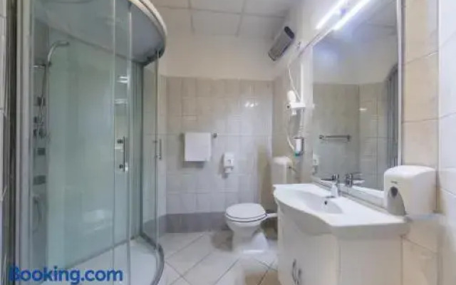 Apartment Center