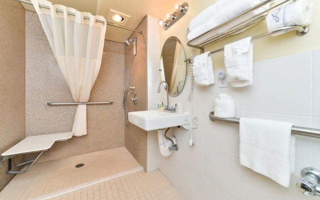 Quality Inn & Suites Montebello - Los Angeles