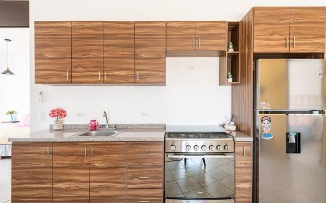 Primer Piso condo , 3 Recamaras+2.5 baños +alberca