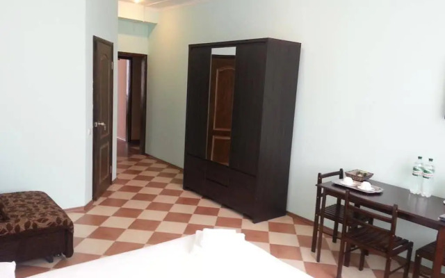 Sanivan Guest House