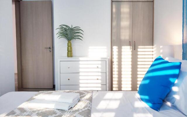 Nissini Blanco, 3 bedroom villa with private pool, 5 min to the beach