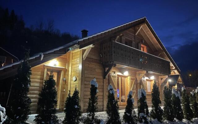 ⁂⁂ LE NID DE PIERRE & JULIE [CLEDICIHOME] 2 pas du centre ville / SPA & TERASSE AMENAGEE ⁂⁂