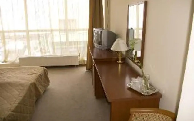 Seven Hotel