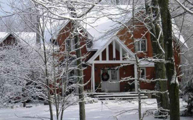 Maple Woods Bed & Breakfast